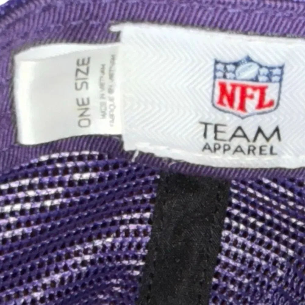 NFL Team Apparel Minnesota Vikings Snapback Trucker Hat O/S